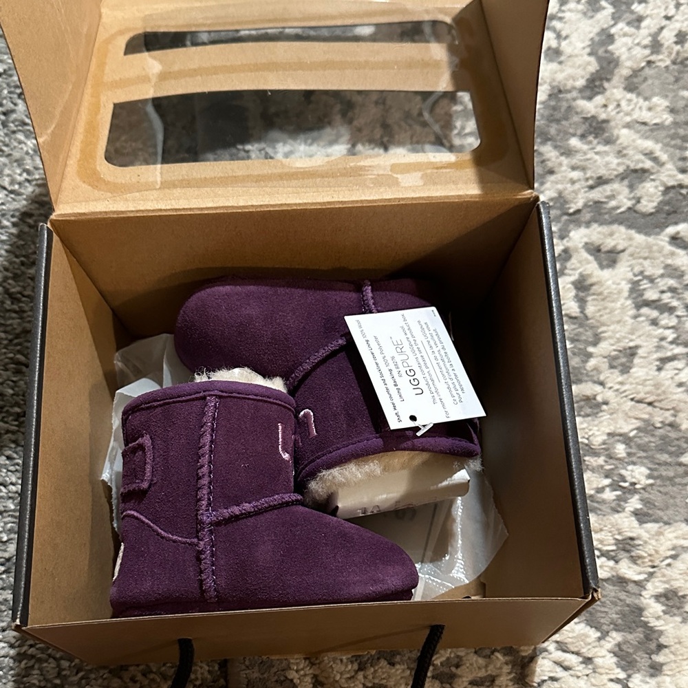 💜UGG Plum Infant Booties💜 - Picture 7 of 11